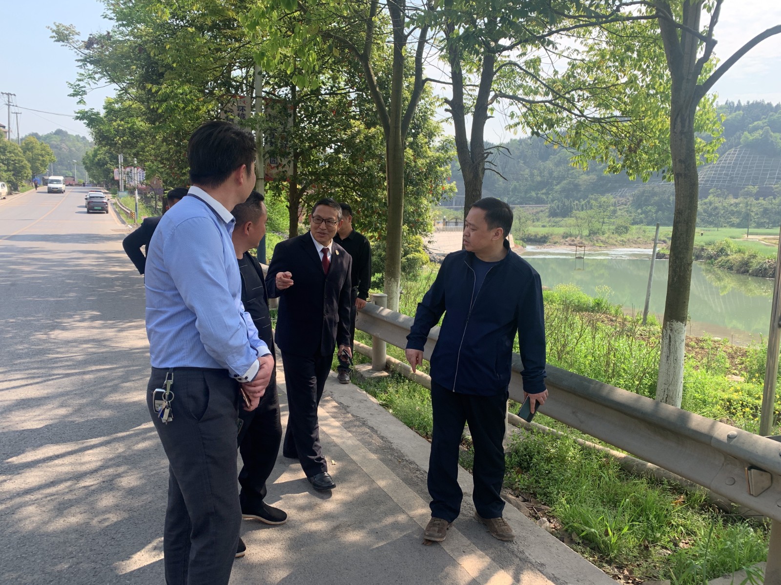 蔡迪文带队到花桥镇开展联合巡河