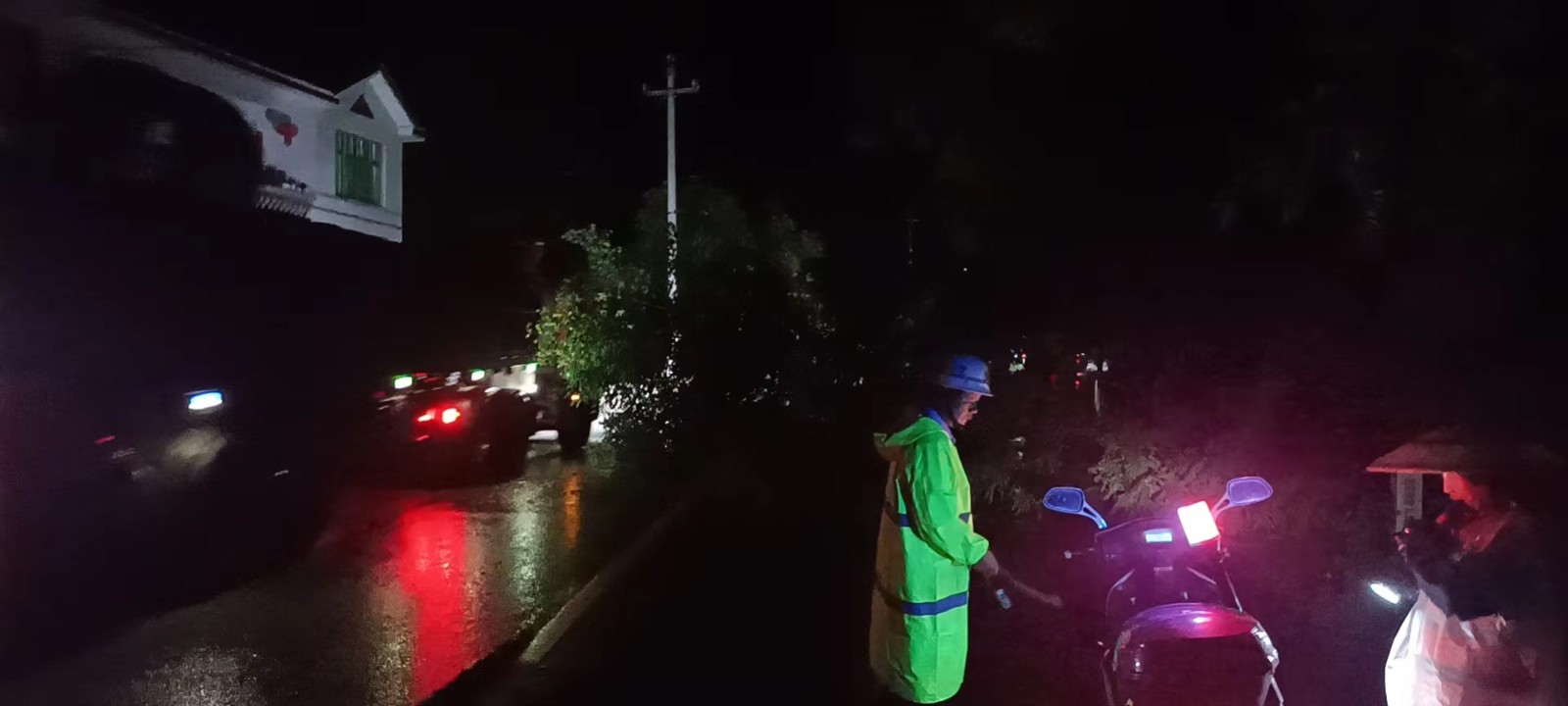 花桥镇紧急处理道路安全隐患