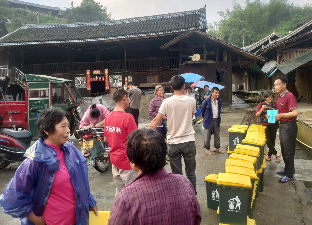 铜湾镇：“一户一桶”带动村民自觉参与美丽乡村建设
