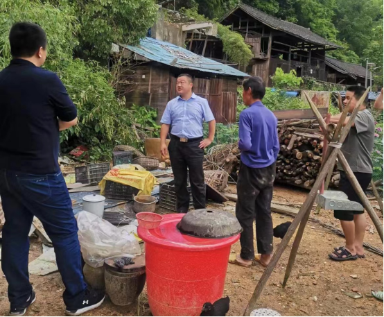 肖卫到接龙镇指导防汛抗灾工作
