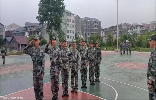 中方县泸阳镇：开展民兵军事主题日活动
