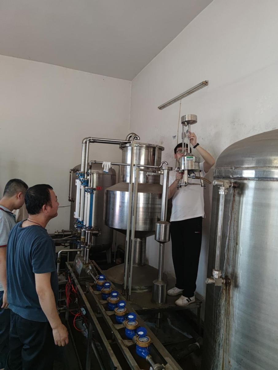 湖南省计量检测研究院到中方县进行水表周期检定