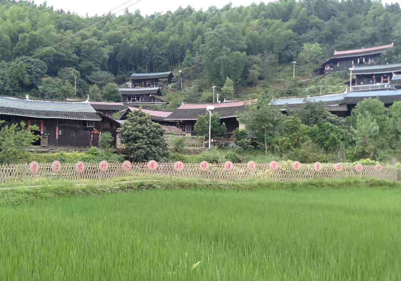 中方县铜湾镇：干群合力 持续推进人居环境整治大提升