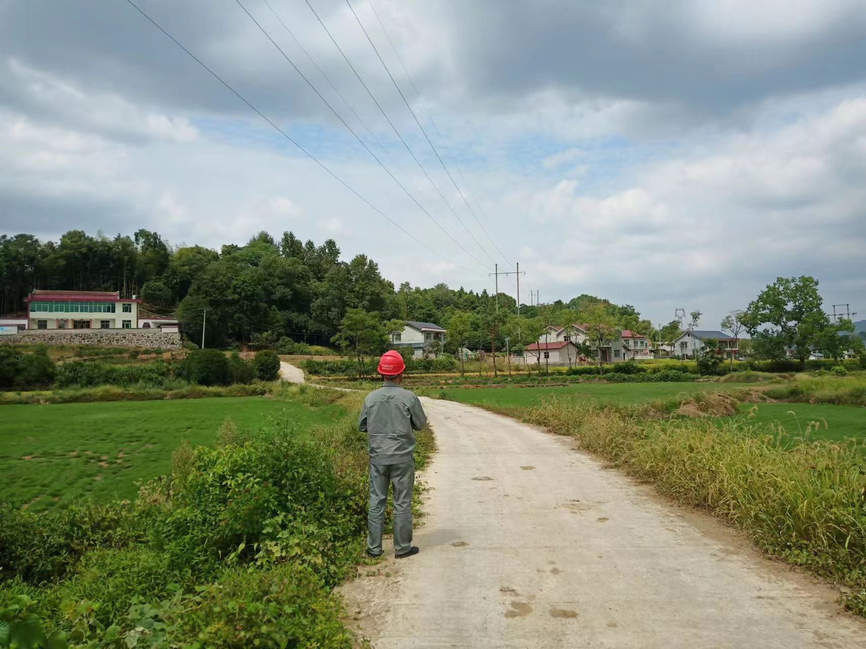 国网中方县供电公司：开展线路特巡特护 构筑防山火坚固防线