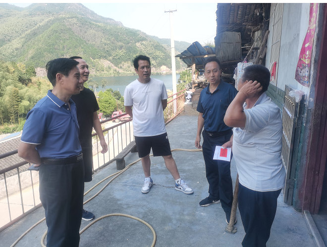 中方县铜湾镇渡江坡村：助学圆梦 照亮困难学子前行路