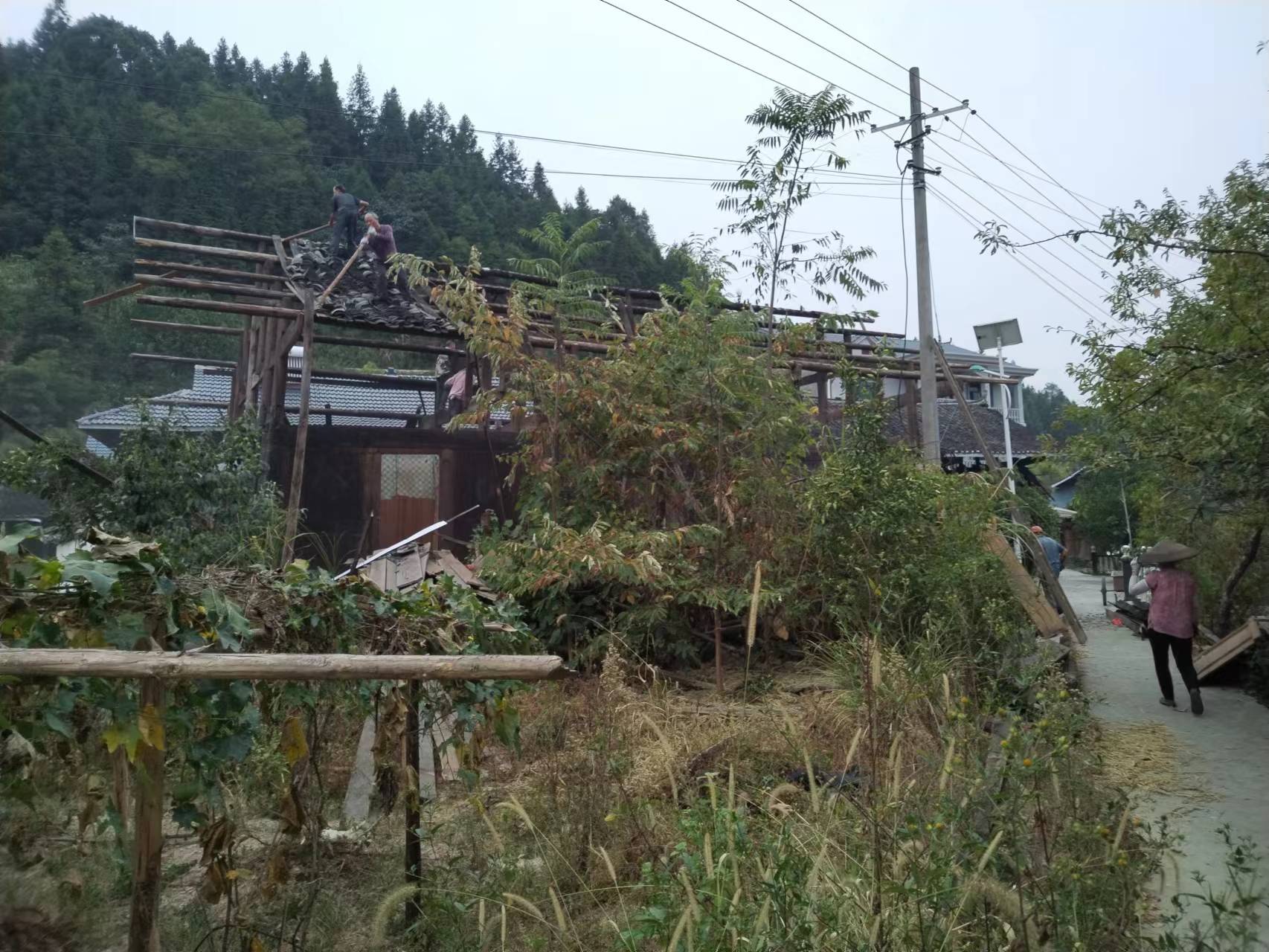 中方县新建镇牛眠口村：整治闲置危房旧隐患 开启人居环境新布局