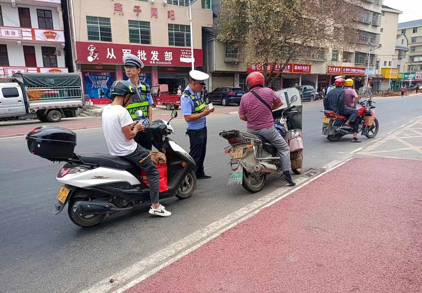 新建镇：持续开展交通问题顽瘴痼疾整治行动