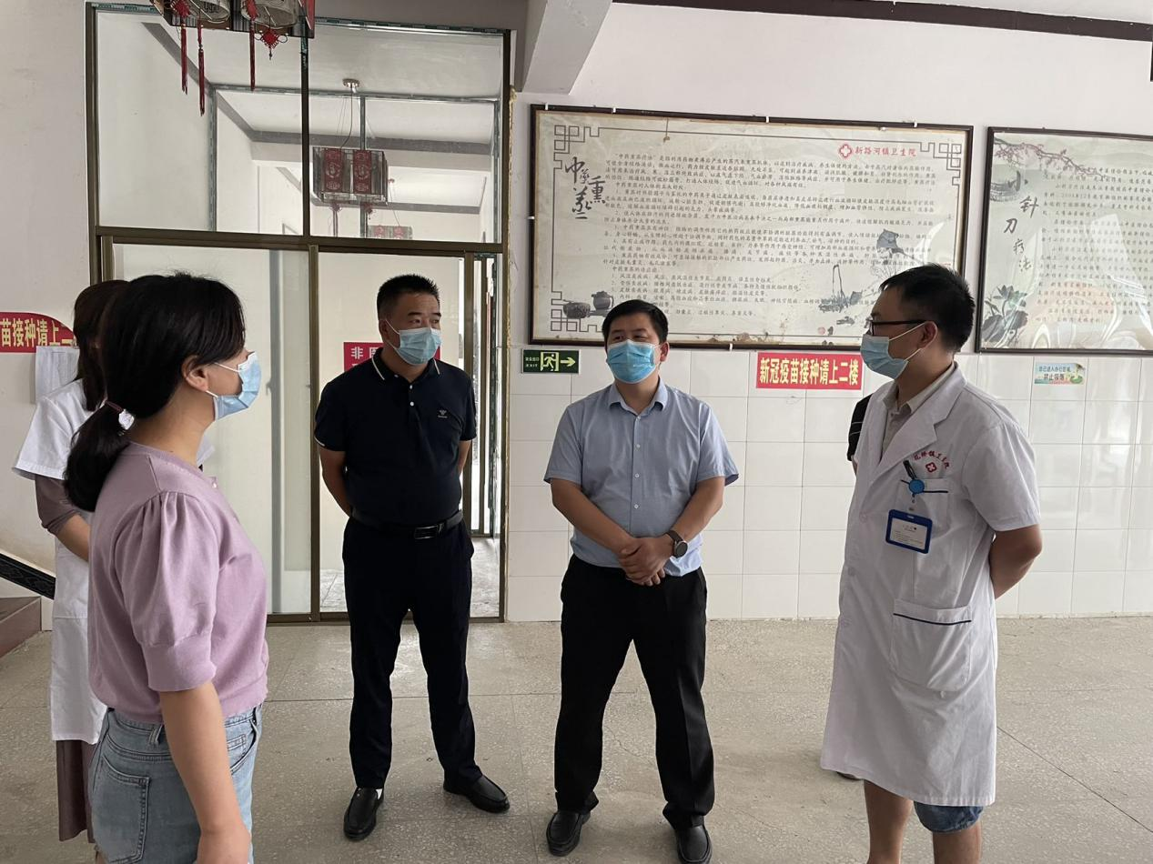 县领导到新路河镇督导疫情防控、森林防火、耕地恢复、安全生产等重点工作