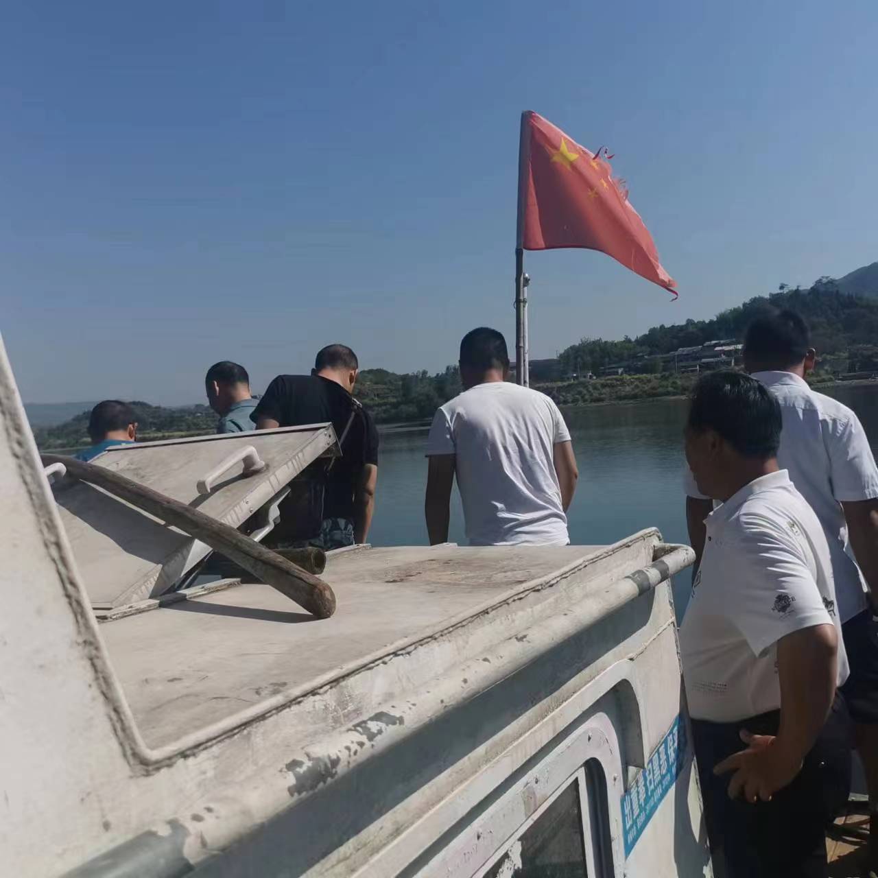 中方县铜湾镇：守护水上交通安全