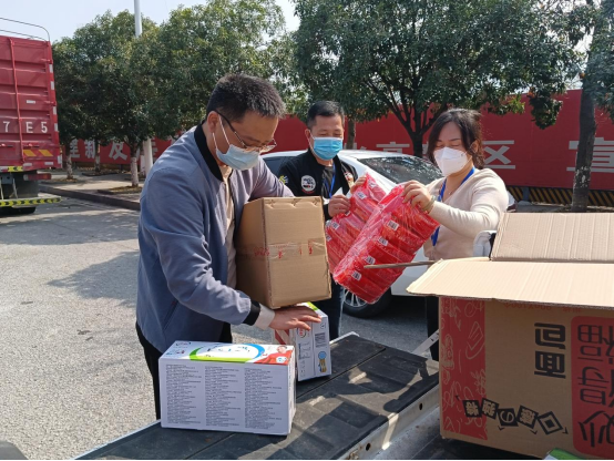 中方：暖心慰问疫情防控一线工作人员