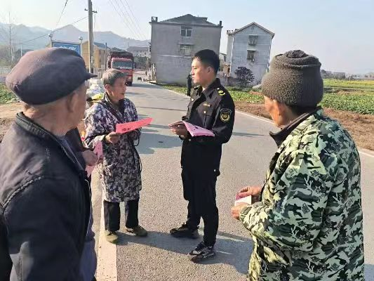铜鼎镇：宣传退捕禁捕，筑牢生态防线