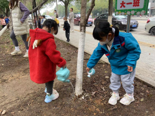 中方县第一幼儿园开展植树节主题劳动课程