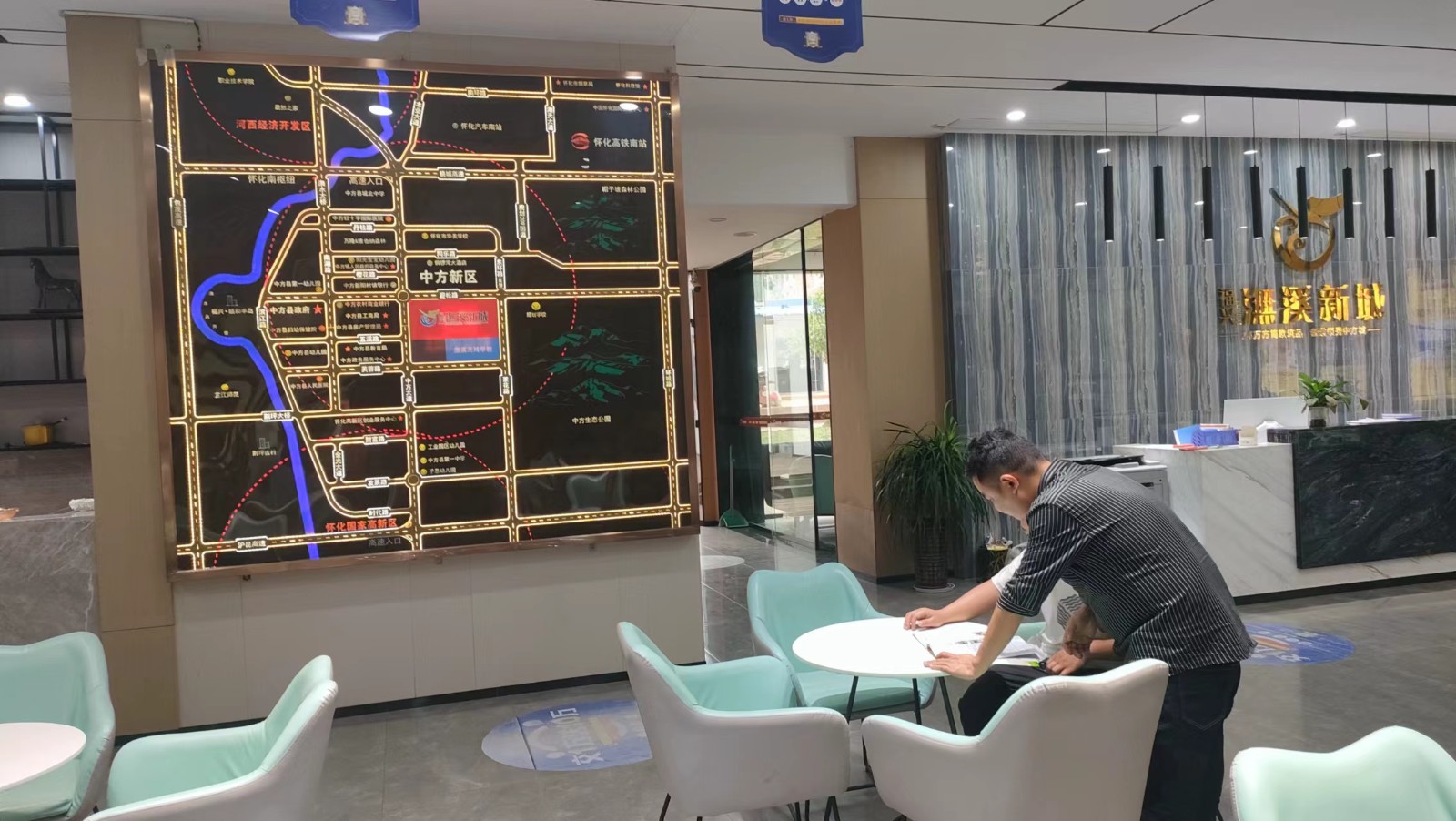 中方县住建局：简化办证手续   优化营商环境