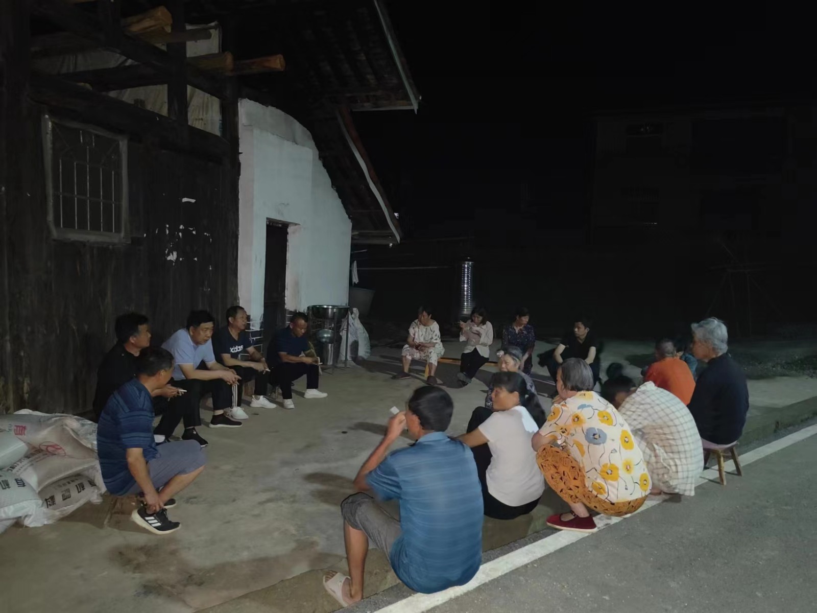 中方县新建镇：屋场会上“心廉心”