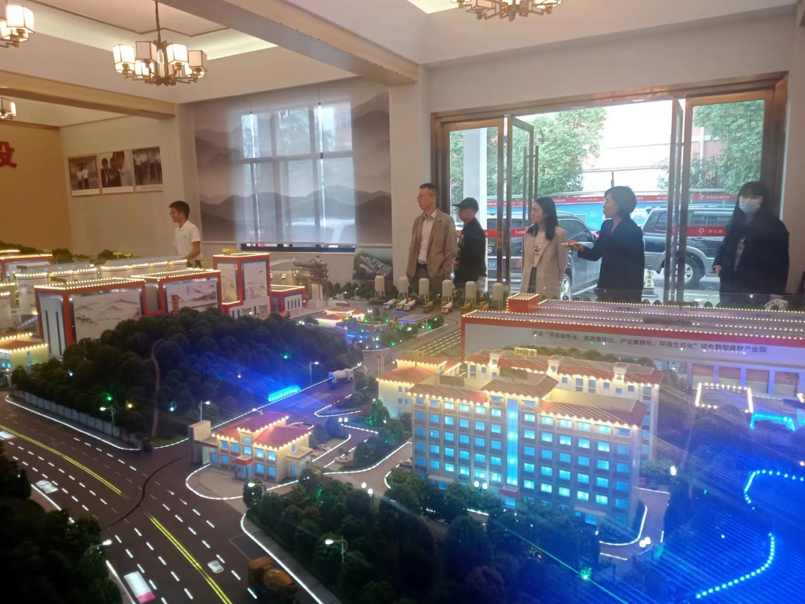 中方产业开发区特邀科技创新调研组调研指导工作