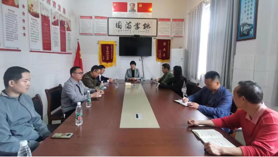 县领导到接龙学校调研