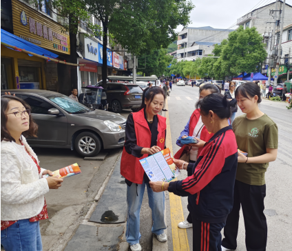 中方县花桥镇开展未成年人保护宣传活动