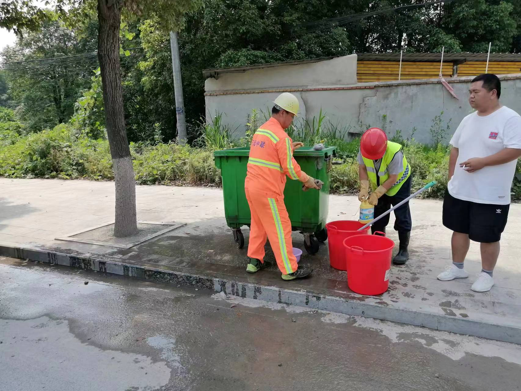 中方县泸阳镇全力推进人居环境整治工作
