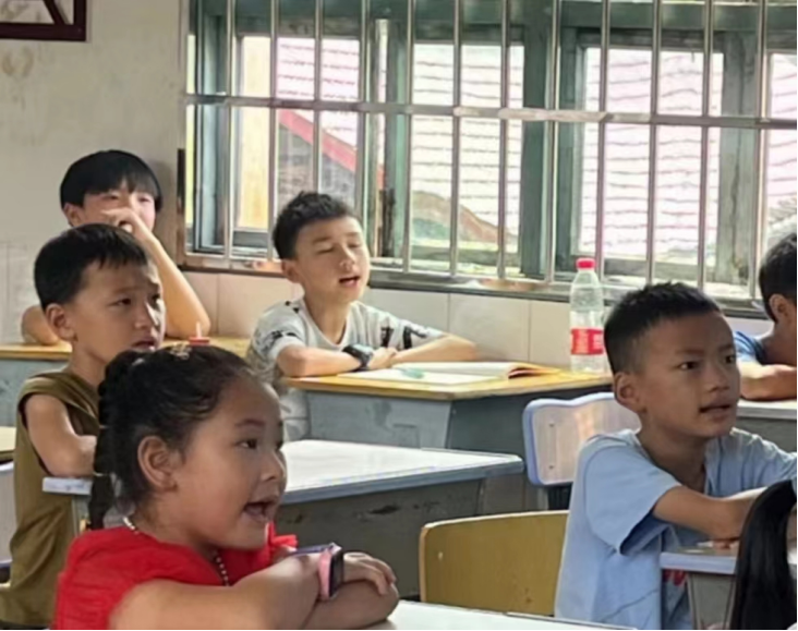中方县花桥镇：湖工商学子三下乡  助力乡村教育