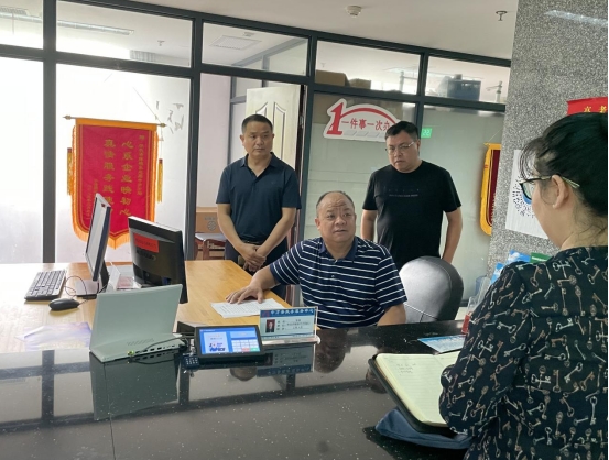 怀化市生态环境局中方分局：“一把手走流程” 解难题优服务