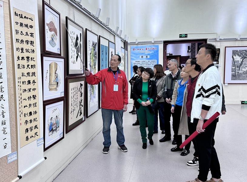 中方县一中：参观廉洁书画展 汲取廉洁思想力量