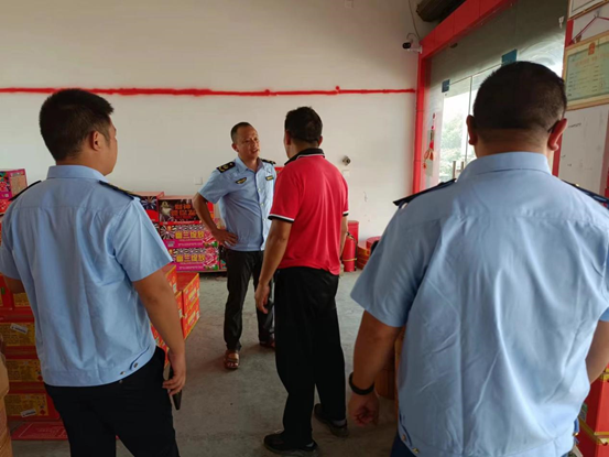 中方县新建镇：开展烟花爆竹安全排查 营造良好营商环境