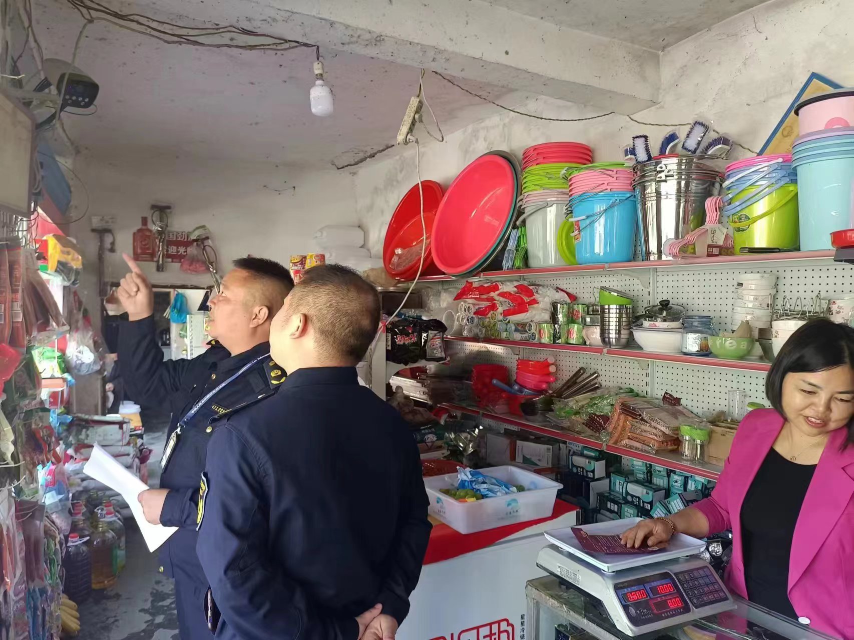 中方县蒿吉坪瑶族乡开展安全生产检查，助力优化营商环境