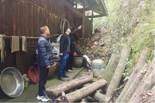 中方县自然资源局：提前转移住户 山体滑坡时成功避险