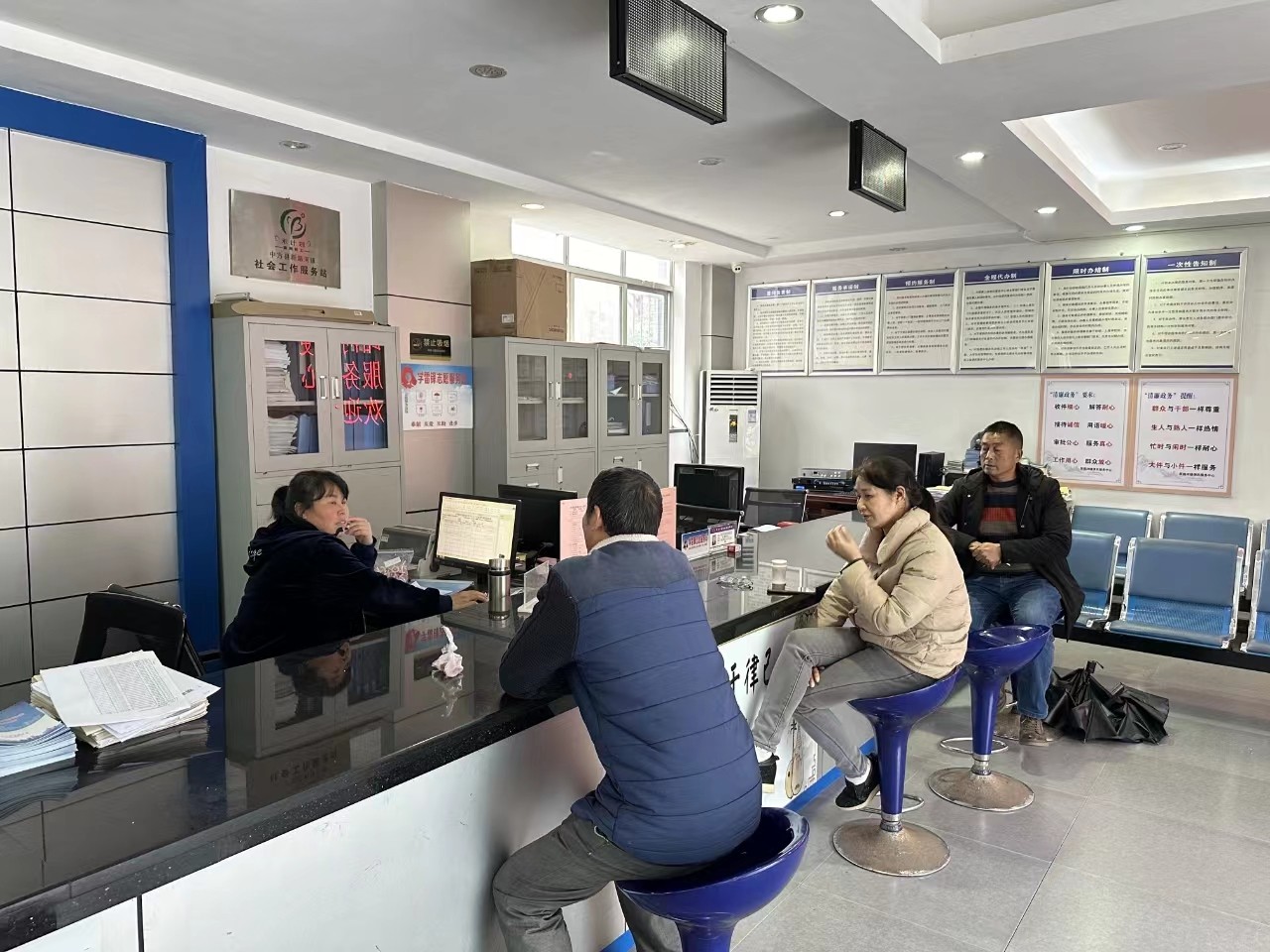 中方县新路河镇：深化政务公开 优化营商环境
