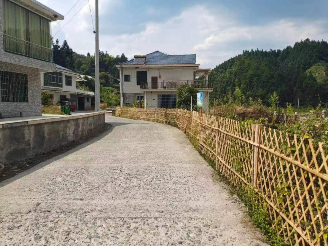 中方县铁坡镇：“宅改人居环境整治”助推乡村旧貌换新颜