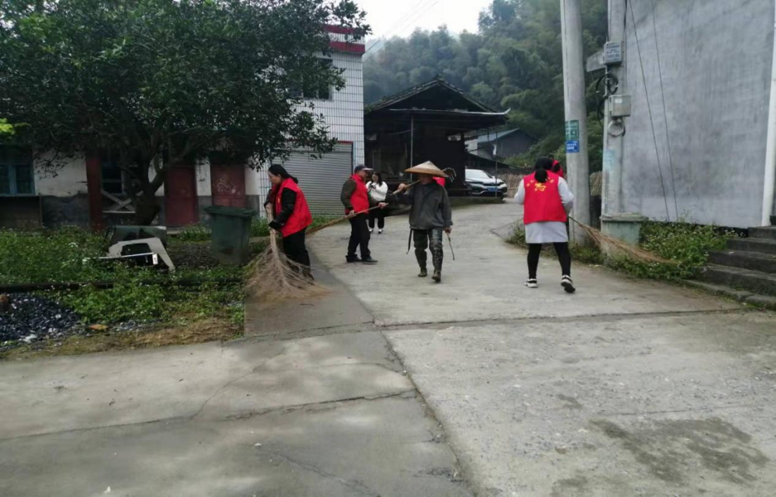 中方县铁坡镇：人居环境整治“冬季巩固”再掀新热潮