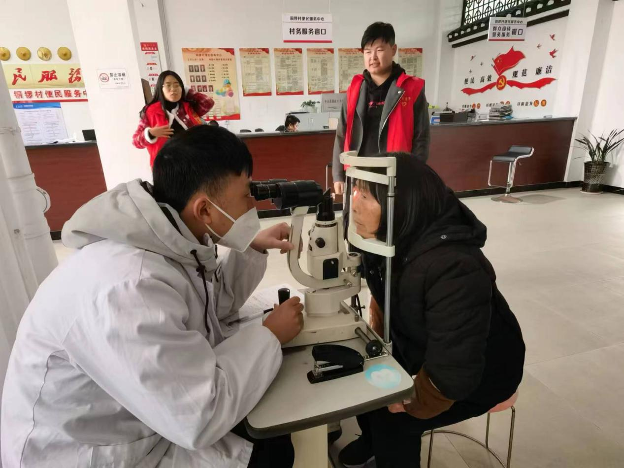 中方县中方镇：组织开展眼健康义诊活动