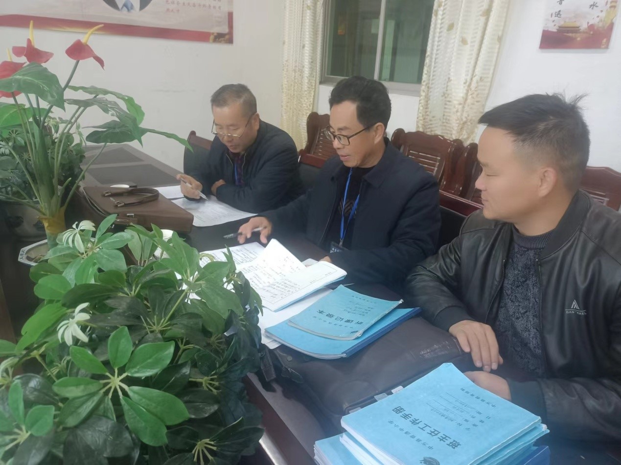 中方县：开展教育教学常规管理专项督查工作暨中方县“温馨校园”授牌仪式