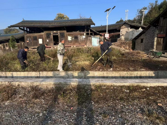 中方县铜湾镇:开展人居环境整治，提升新年新气象