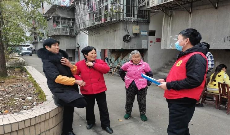 中方县泸阳镇火车站社区开展青春行动冬日消防安全宣传活动