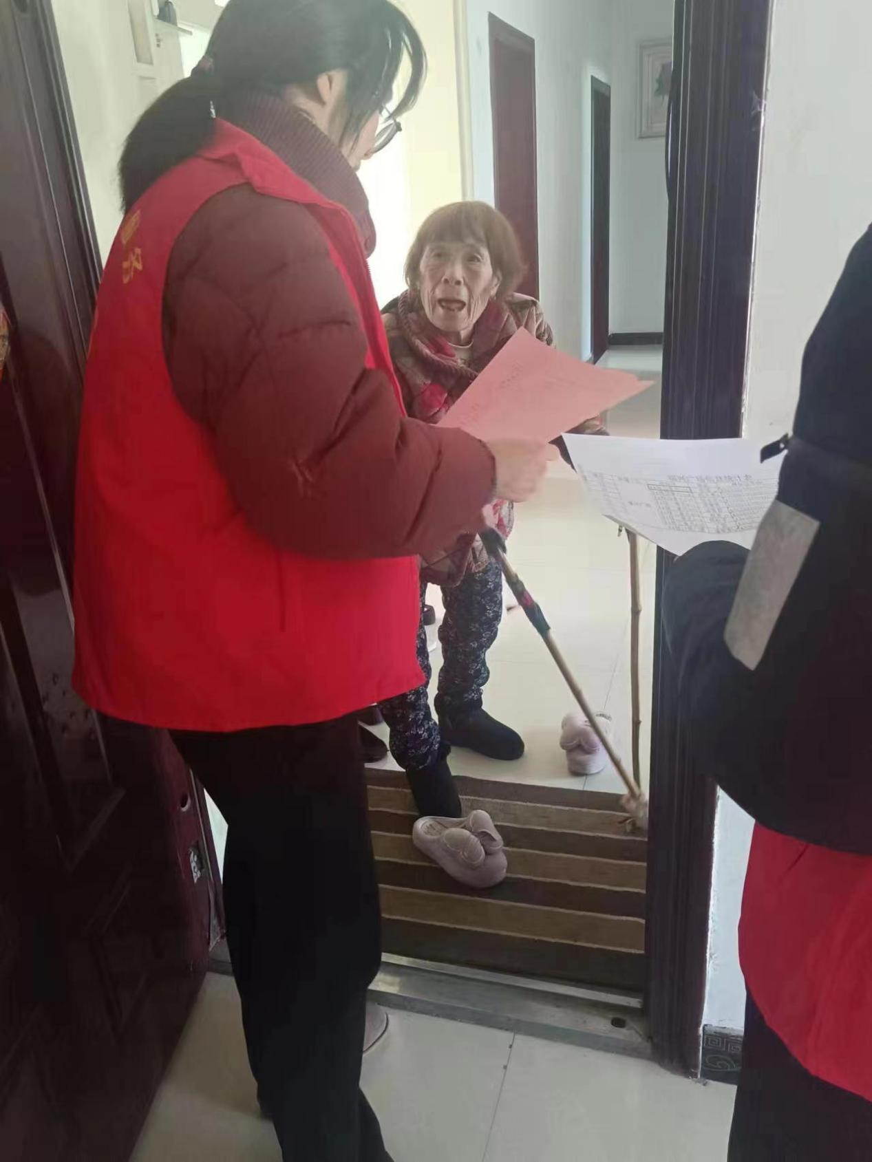 中方县中方镇：开展青春社区行动 走访慰问孤寡老人及留守儿童