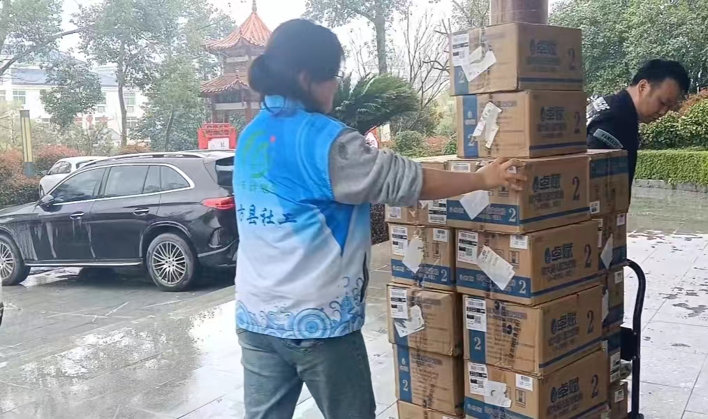 中方县志愿者协会收到价值8万余元爱心奶粉捐赠