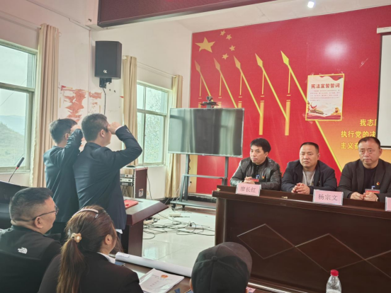 中方县铜湾镇第二届人民代表大会第五次会议胜利闭幕