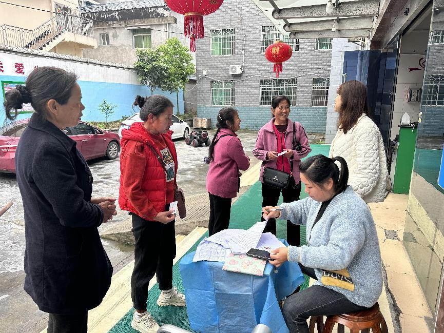 中方县铜鼎镇：两癌筛查忙不停，妇女健康放心中