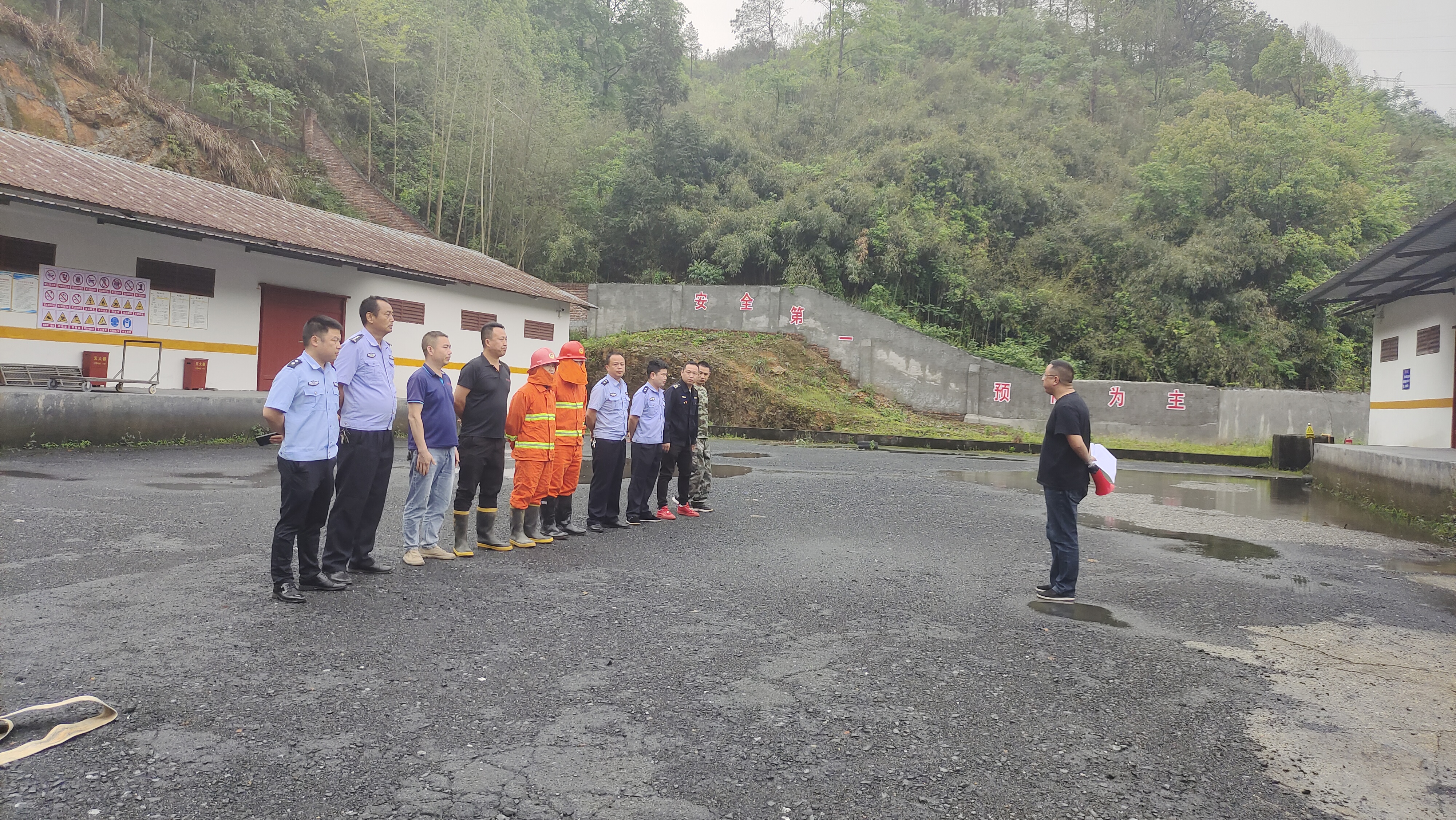 中方县新建镇：开展烟花爆竹仓库应急消防演练