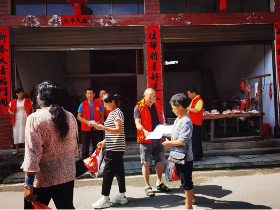 中方县接龙镇开展防溺水宣传活动