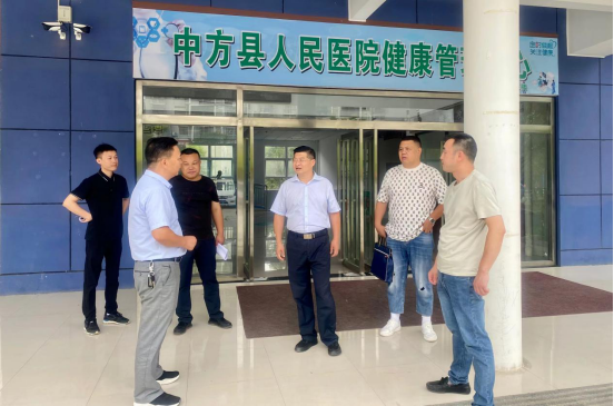 县领导到县人民医院调研医保信息化工作