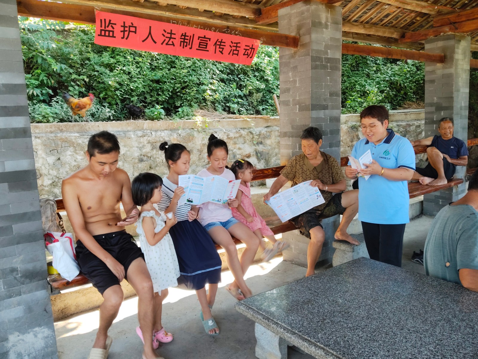 中方县新建镇民政社工站：开展监护人法制宣传活动