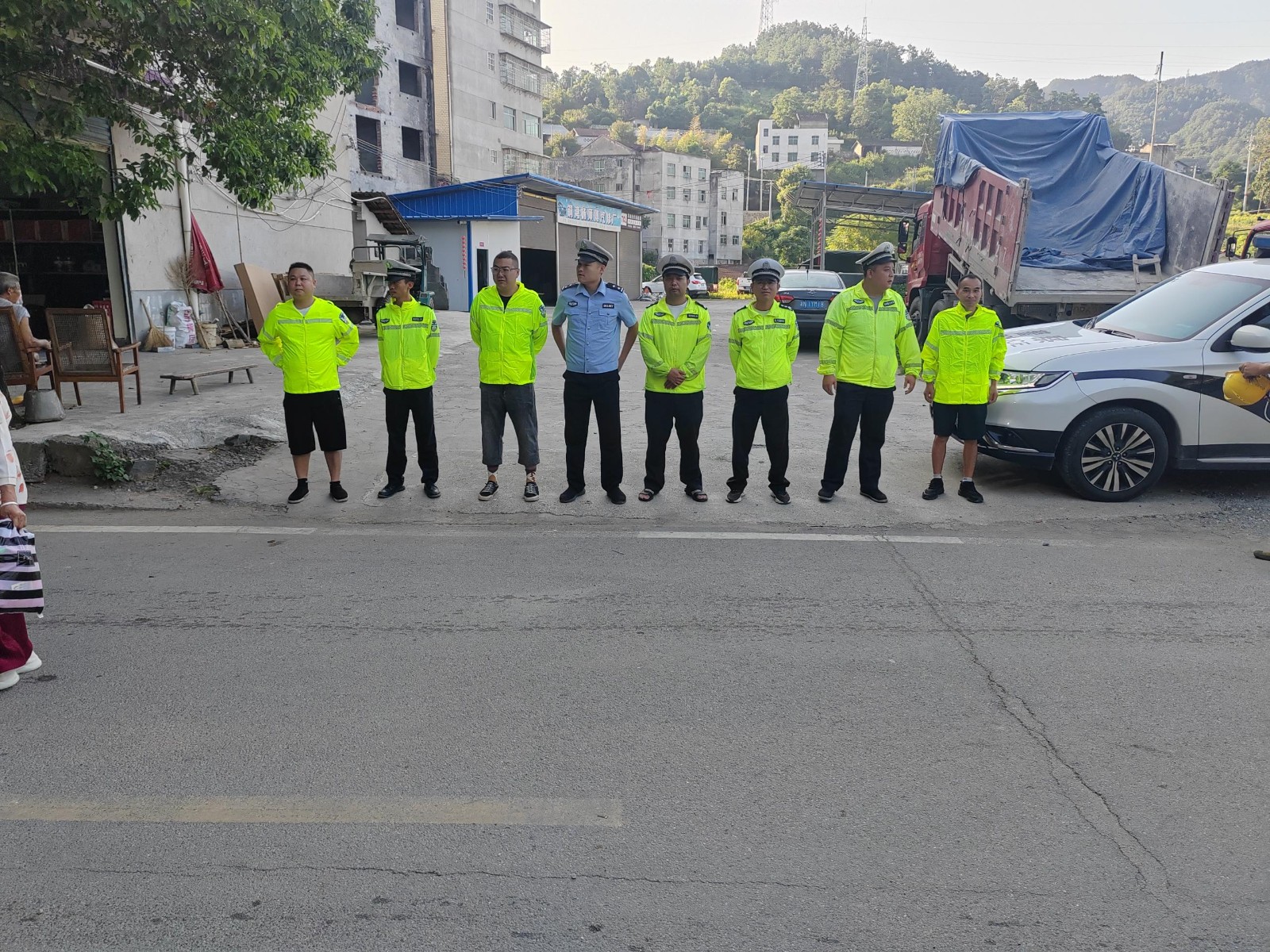 中方县铜湾镇：开展道路交通问题顽瘴痼疾联合整治行动