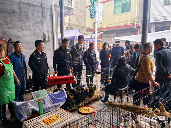 中方县桐木镇：开展集镇集中整治活动