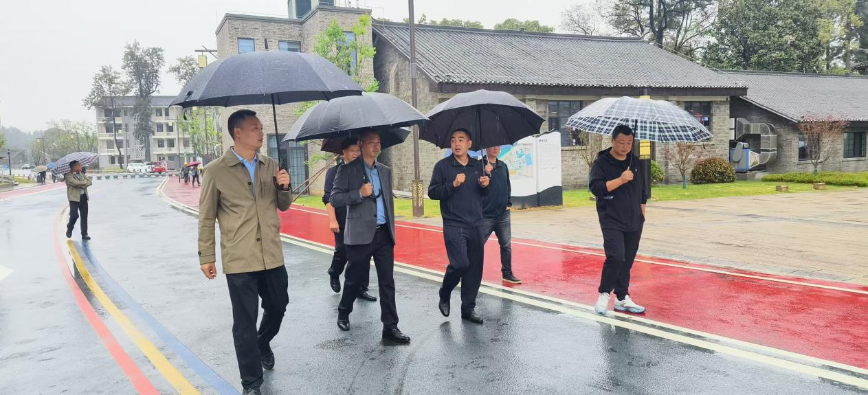 以学促行 以学争优——中方镇组织镇村干部到洪江市安江镇观摩交流