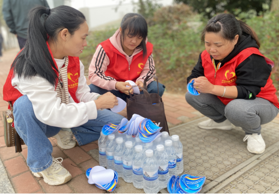 中方县志愿者协会：“志愿红”为中方县“健康乐跑”添彩