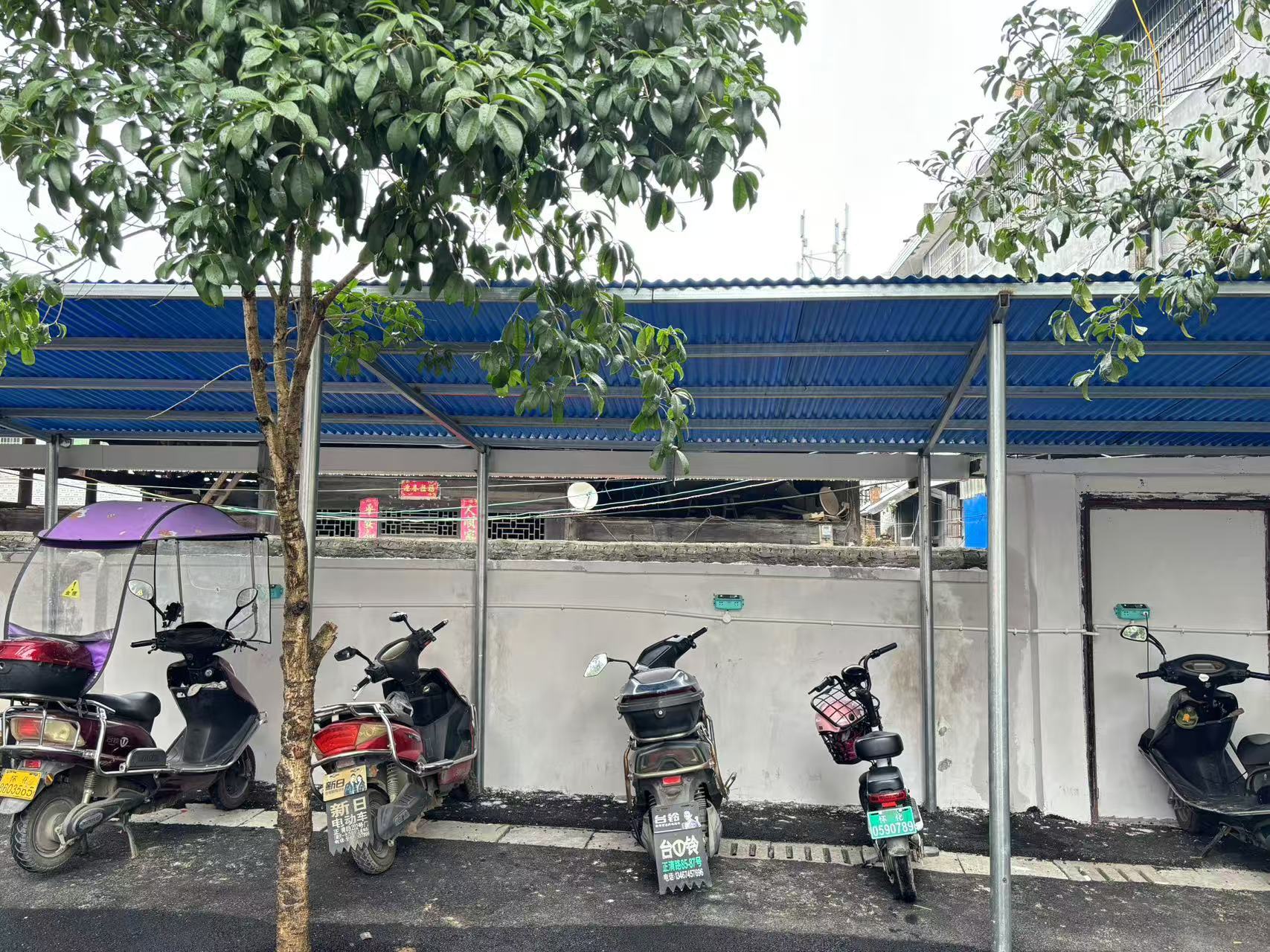 “小车棚”解民忧  “小改造”消隐患——中方县铜鼎镇大力推进电动车充电桩安装工程 为文明安全保驾护航