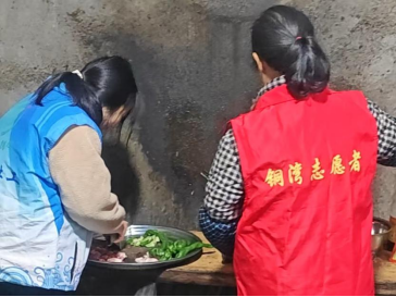 中方县铜湾镇民政社工站：让养老服务更安心放心舒心