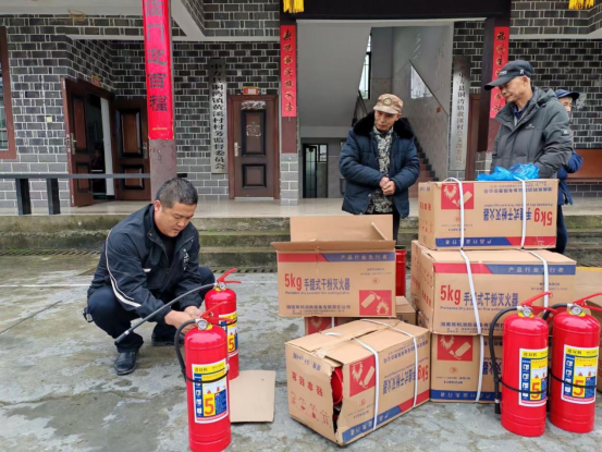 中方县铜湾镇黄溪村：古村防火不松懈  共筑消防“安全墙”
